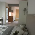 B&B Gazteategi 자라우츠