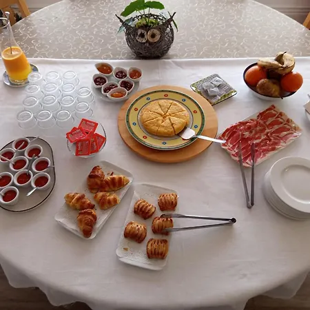 Gazteategi Bed & Breakfast *